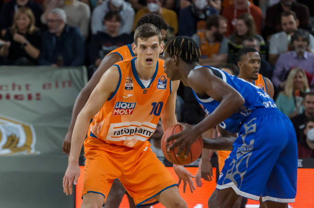 国足首发预 国足首发预