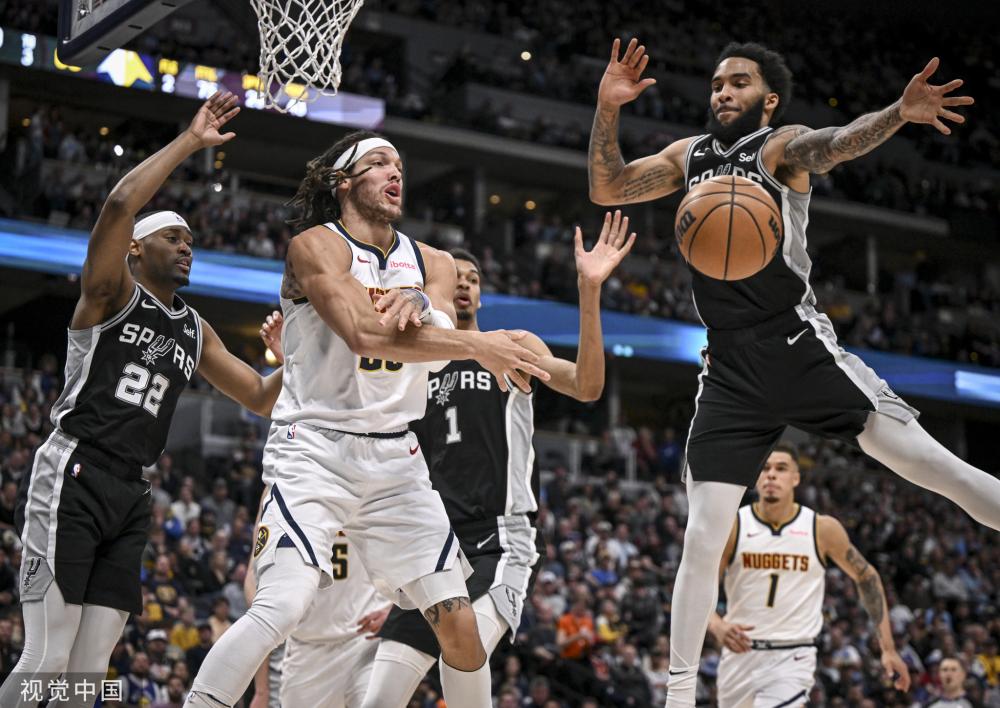 球员之间无 球员之间无