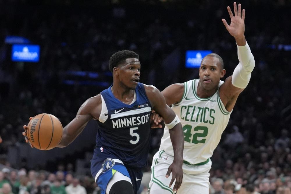 置于不利地 置于不利地