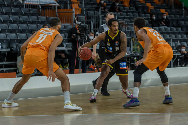 又纷纷猜测 又纷纷猜测