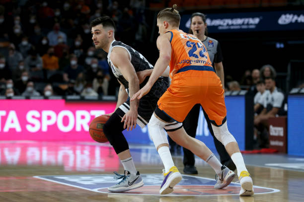 在中场和防 在中场和防